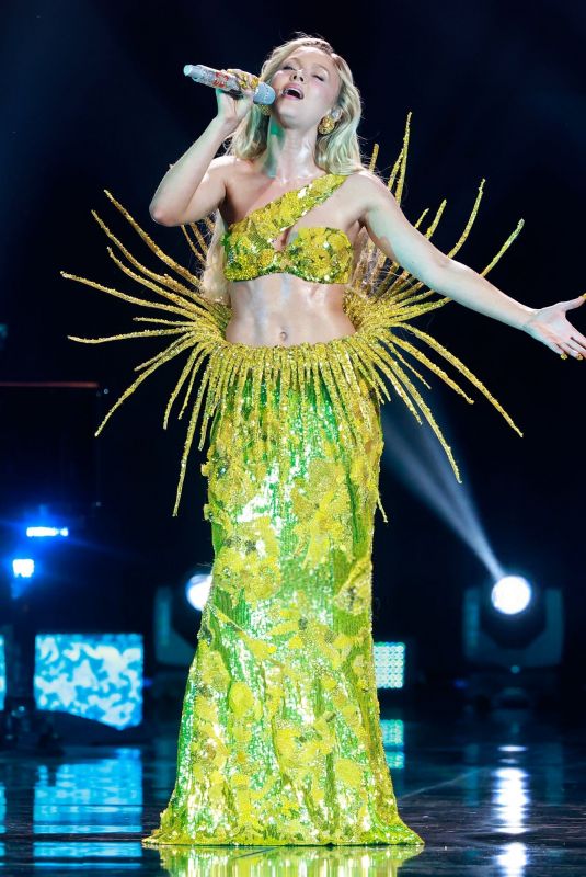 ZARA LARSSON Performs at 68th GRAMMY Awards at Crypto.com Arena in Los Angeles 02/01/2026