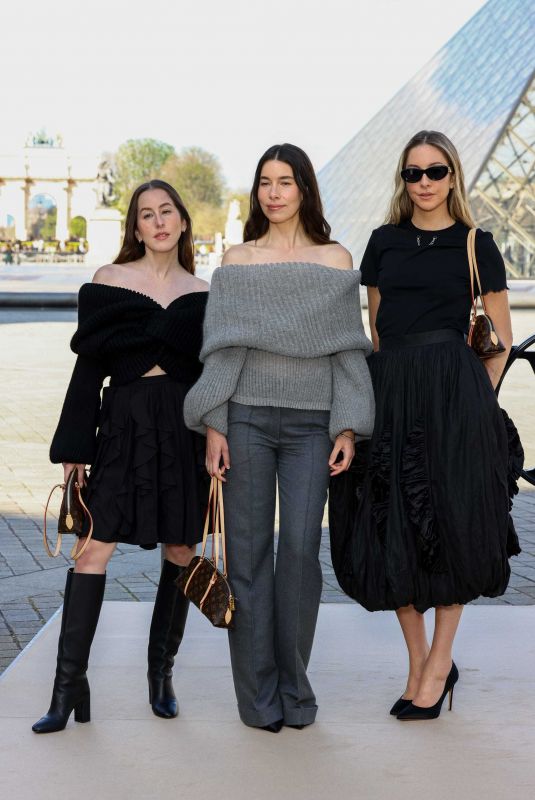 ALANA, ESTE and DANIELLE HAIM at Louis Vuitton Show at Paris Fashion Week in Paris 03/10/2026