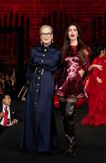 ANNE HATHAWAY and MERYL STREEP at The Devil Wears Prada 2 Red Carpet in Mexico 03/30/2026