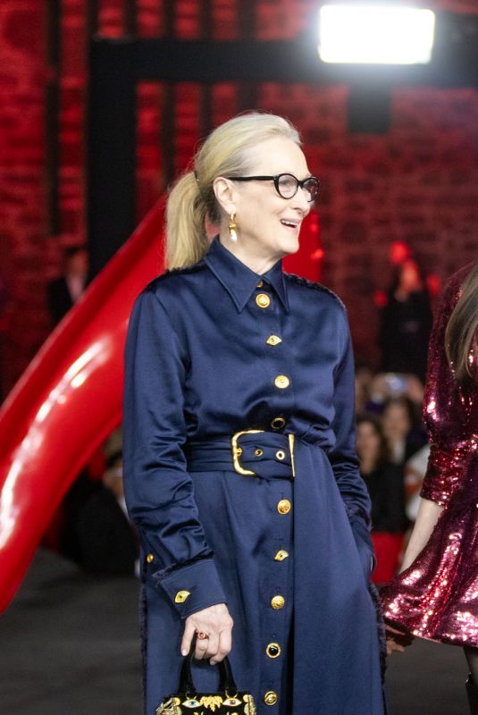 ANNE HATHAWAY and MERYL STREEP at The Devil Wears Prada 2 Red Carpet in Mexico 03/30/2026