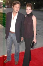 ANNE HATHAWAY at Defense for Children International Fundraiser 05/12/2004