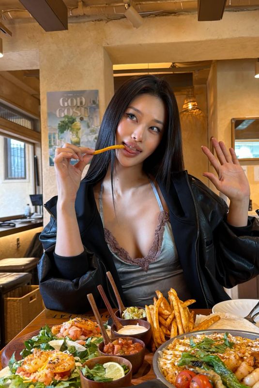 CECE ZHEN - Instagram Photos 03/22/2026