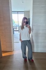 CLAIRE HOLT - Instagram Photos 03/27/2026