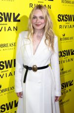 ELLE and DAKOTA FANNING at Margo