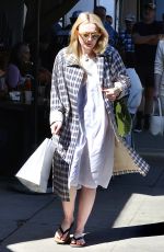 ELLE and DAKOTA FANNING Out for Lunch at Jon & Vinny