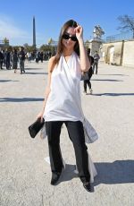 EMILY RATAJKOWSKI Arrives at Christian Dior Fall Winter 2026 Show in Paris 03/03/2026