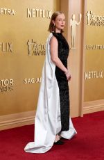 HANNAH EINBINDER at 32nd Annual Actor Awards at Shrine Auditorium and Expo Hall in Los Angeles 03/01/2026