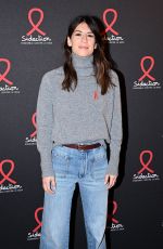HELENE MANNARINO at Sidaction 2026 Photocall at Le Lido in Paris 03/16/2026