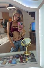 IZZY DARNELL - Instagram Photos 03/06/2026