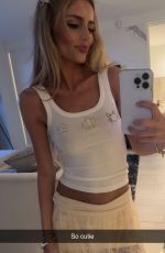 IZZY DARNELL - Instagram Photos 03/19/2026