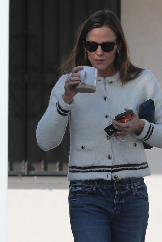 JENNIFER GARNER Arrives at a Sound Studio in Santa Monica 03/21/2026