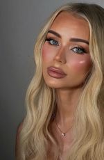 JULIA CAVANAGH - Instagram Photos 03/12/2026