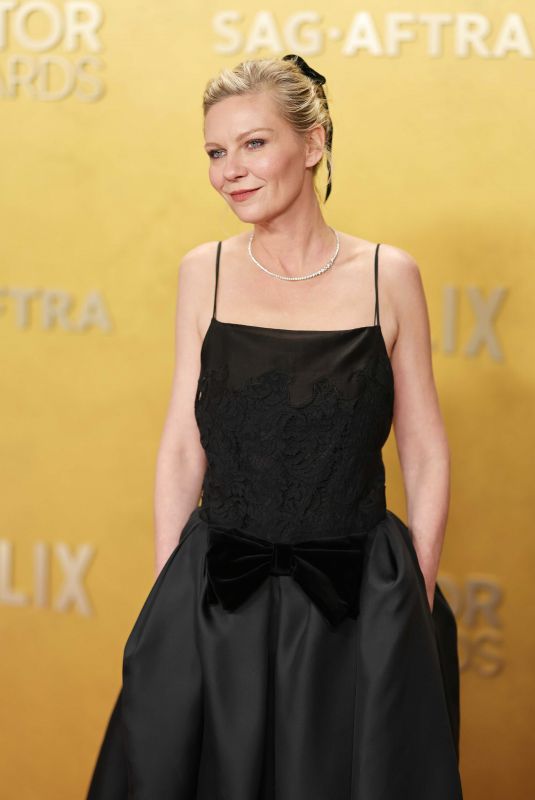 KIRSTEN DUNST at 32nd Annual Actor Awards at Shrine Auditorium and Expo Hall in Los Angeles 03/01/2026