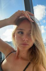 KYLA DODDS - Instagram Photos and Video 03/09/2026