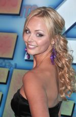 LAURA VANDERVOORT at Into The Blue 2 Premiere 2009