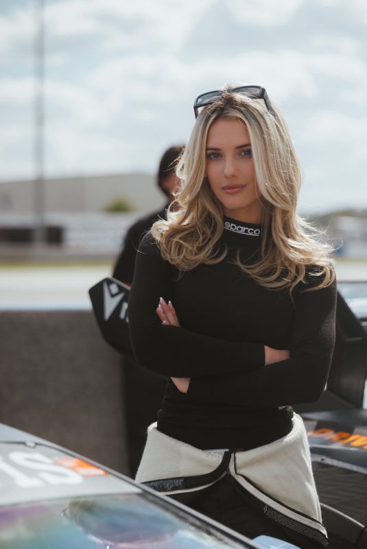 LINDSAY BREWER – Instagram Photos 03/22/2026