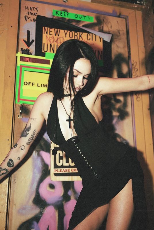 MAGGIE LINDEMANN - Instagram Photos 03/04/2026