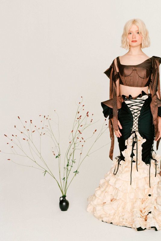 MAISIE PETERS for Cosmopolitan UK, April 2026