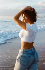 NAILA VAN KOMMER - Instagram Photos 03/30/2026