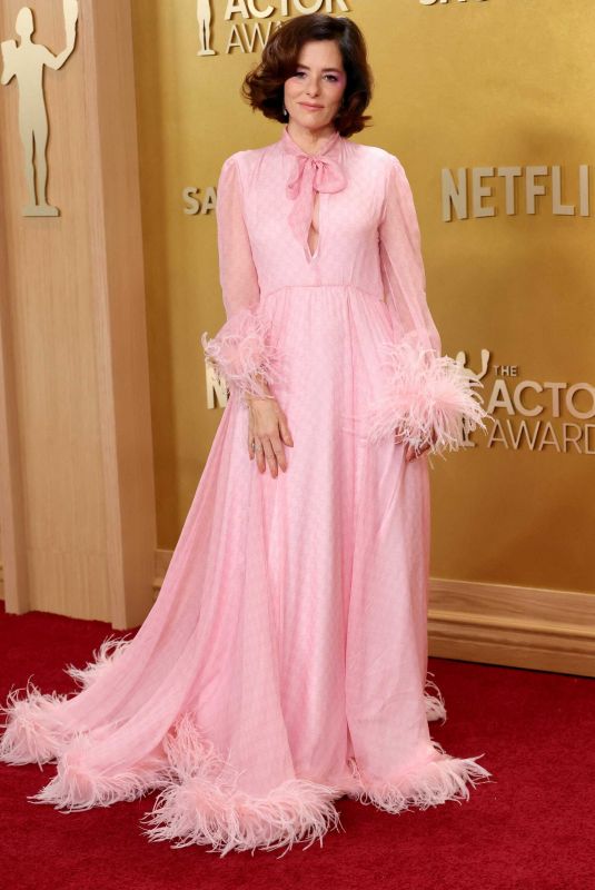 PARKER POSEY at 32nd Annual Actor Awards at Shrine Auditorium and Expo Hall in Los Angeles 03/01/2026