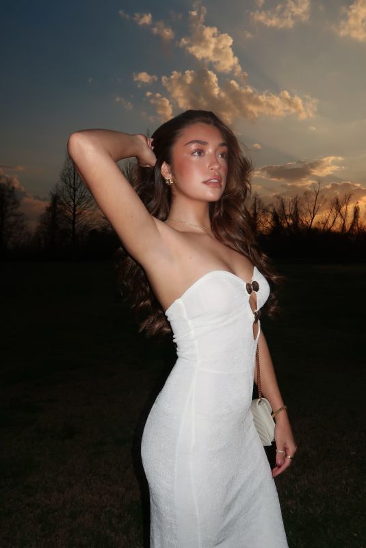 PRESLEY ELISE - Instagram Photos 03/02/2026