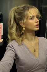 SARA CRUMBLELEG - Instagram Photos 03/05/2026