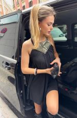 SARA CRUMBLELEG - Instagram Photos 03/27/2026