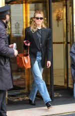 SARAH PIDGEON Out in Paris for hHer Next Appointment at Paris Fashion Week 03/05/2026
