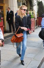 SARAH PIDGEON Out in Paris for hHer Next Appointment at Paris Fashion Week 03/05/2026