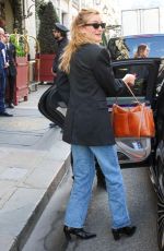 SARAH PIDGEON Out in Paris for hHer Next Appointment at Paris Fashion Week 03/05/2026