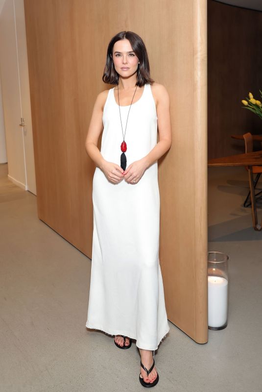 ZOEY DEUTCH at Bloomingdale