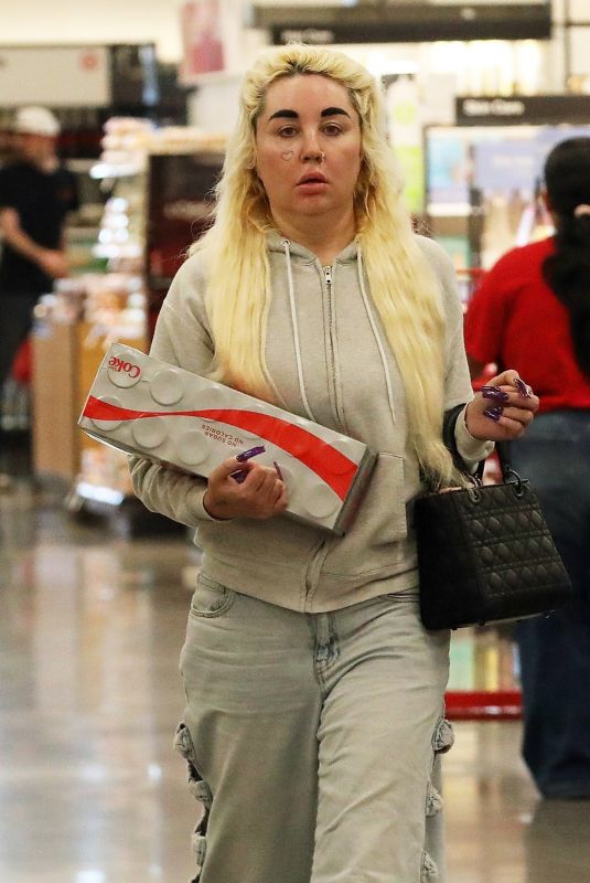 AMANDA BYNES Celebrates Her 40th Birthday with Caffeine-fueled Starbucks, Red Bull and Diet Coke 04/03/2026