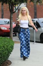 AMANDA BYNES Out for Iced Coffee After Signing a Record Deal in Los Angeles 04/09/2026