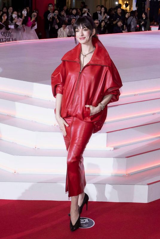 ANNE HATHAWAY at The Devil Wears Prada 2 Event in Seoul 04/08/2026