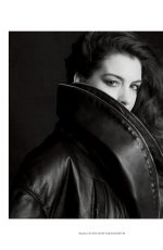 ANNE HATHAWAY in Harper