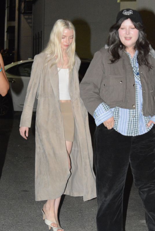 ANYA TAYLOR-JOY Arrives at Justin Bieber’s Private Concert at Troubadour in West Hollywood 04/04/2026