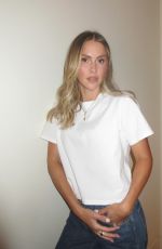 CLAIRE HOLT - Instagram Photos 04/09/2026