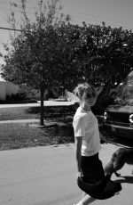 CLAIRE HOLT - Instagram Photos 04/09/2026