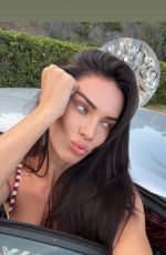 DARIA DEREVIANKINA - Instagram Photos and Video 04/27/2026