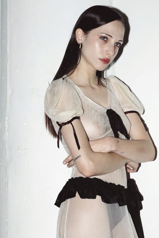 DEVON ROSS for DNA Magazine, Spring/Summer 2026 Issue