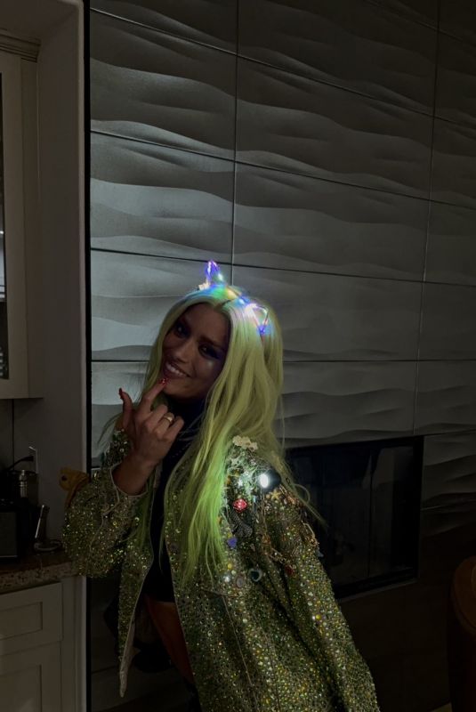DIXIE D’AMELIO – Instagram Photos 04/11/2026