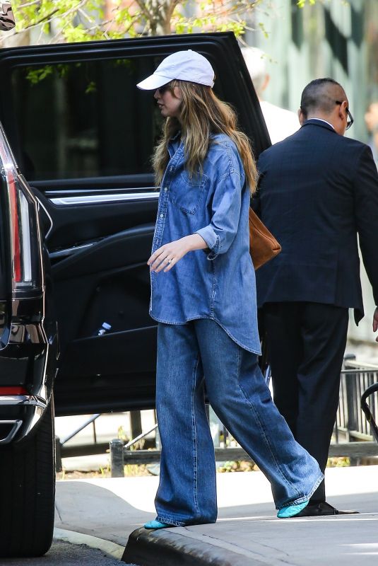 JENNIFER LAWRENCE Out and About in New York 04/14/2025