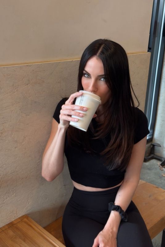 JESSICA LOWNDES - Instagram Photos 04/02/2026