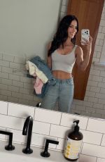 JESSICA LOWNDES - Instagram Photos 04/19/2026