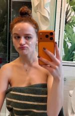 JOEY KING - Instagram Photos 04/04/2026