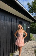 JULE MARIE JENSEN - Instagram Photos 04/12/2026