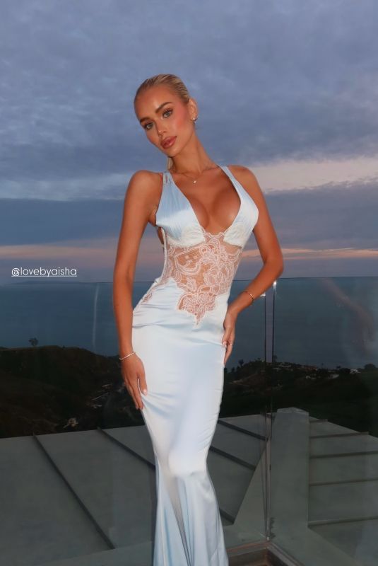 JULIA CAVANAGH – Instagram Photos 04/15/2026