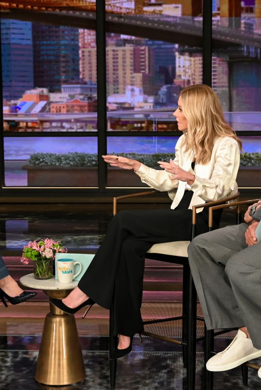 KATE HUDSON at LIVE with Kelly and Mark 04/21/2026