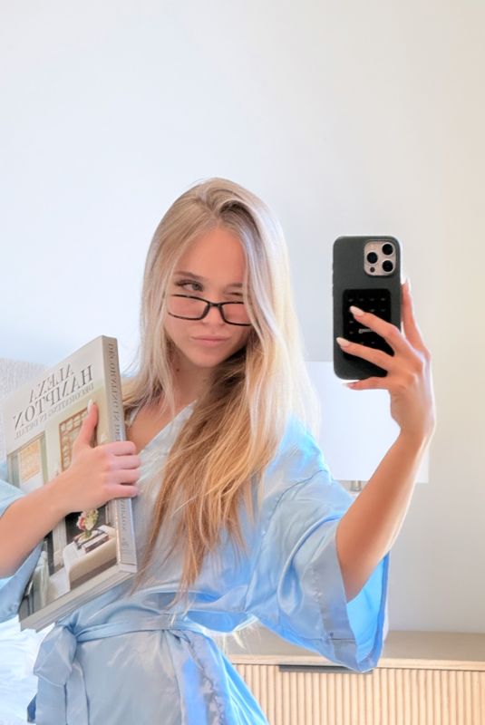 KYLA DODDS - Instagram Photos 04/11/2026