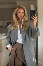 LILIA WEDDELL - Instagram Photos 04/03/2026